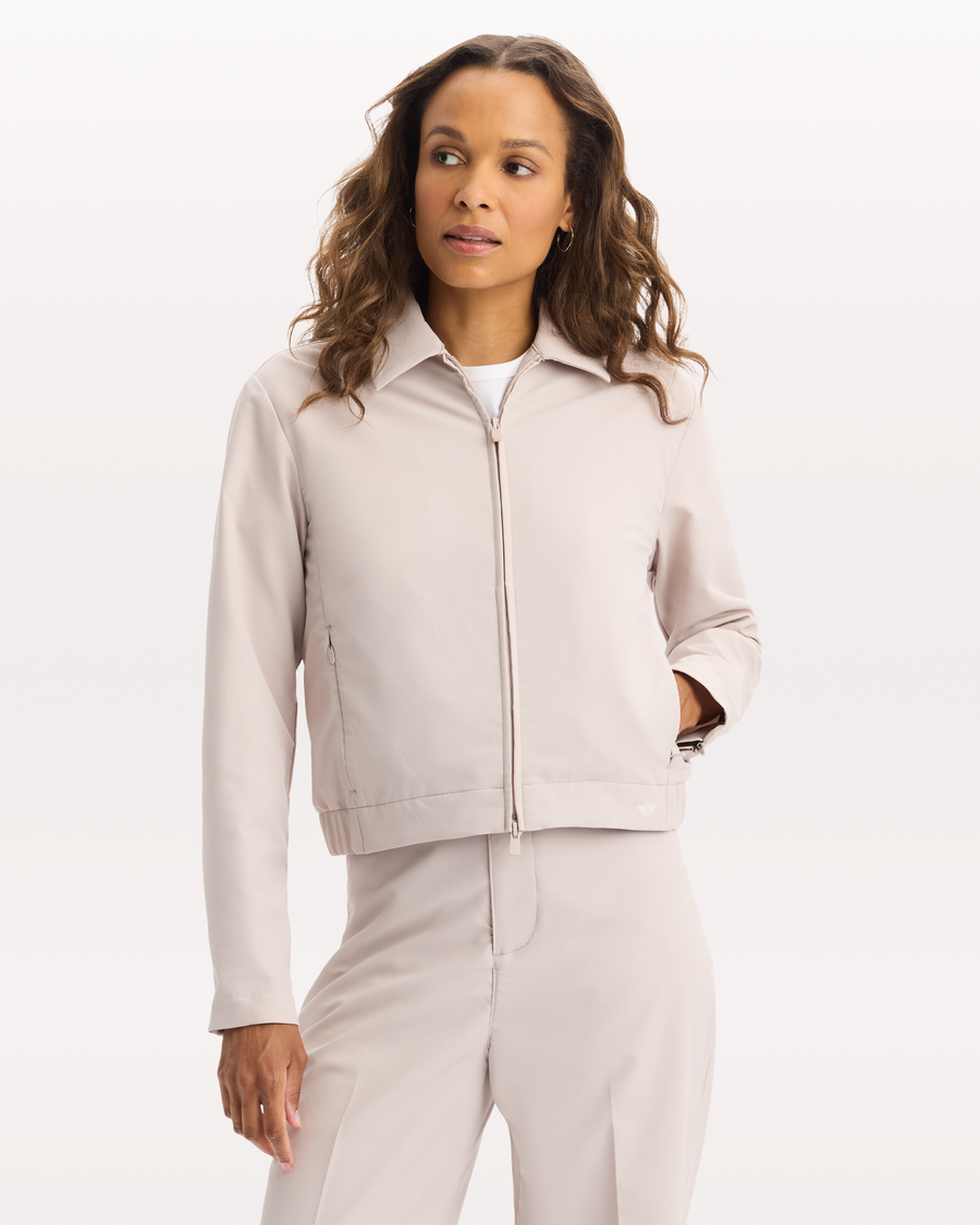 View of model wearing Ashes Of Roses Go Jacket with AceFlex, Regular Fit.