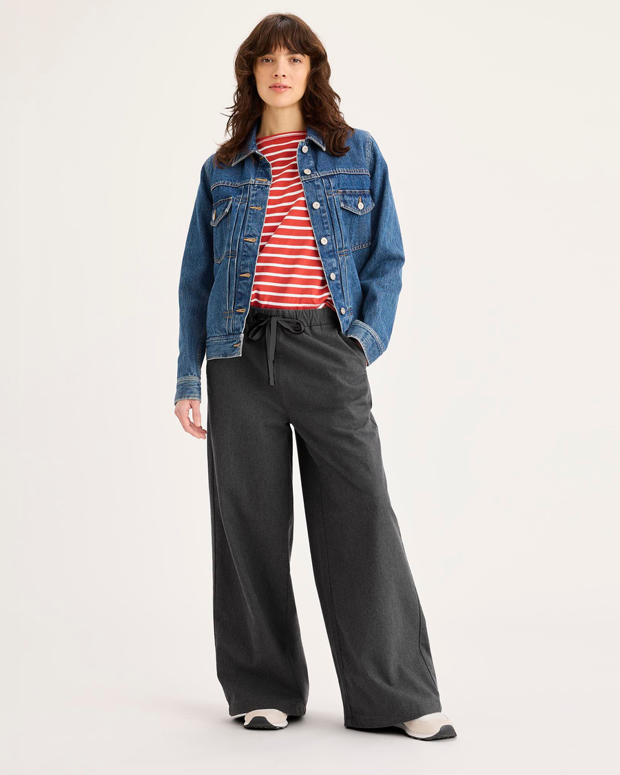 Front view of model wearing Heather Gray Drawstring Pants.