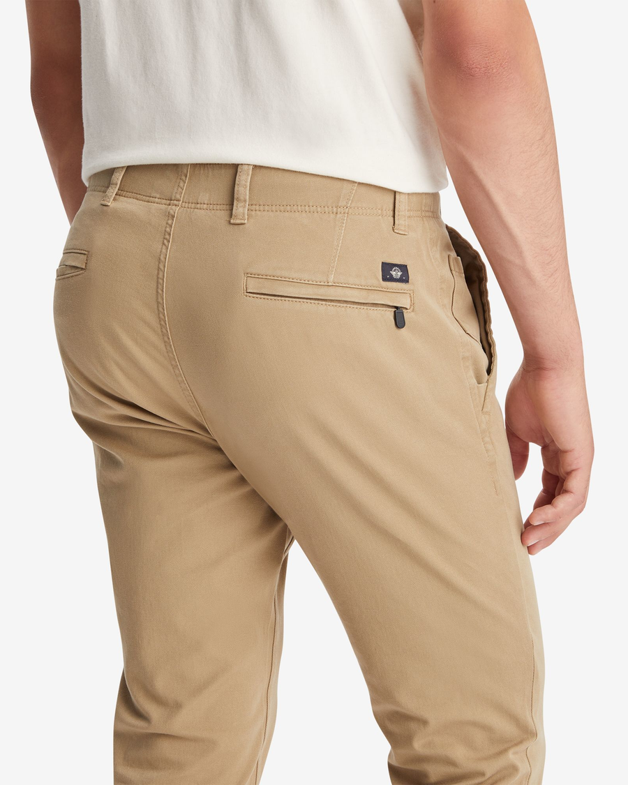 Men s Skinny Fit Smart 360 Flex Alpha Khaki Pants Dockers