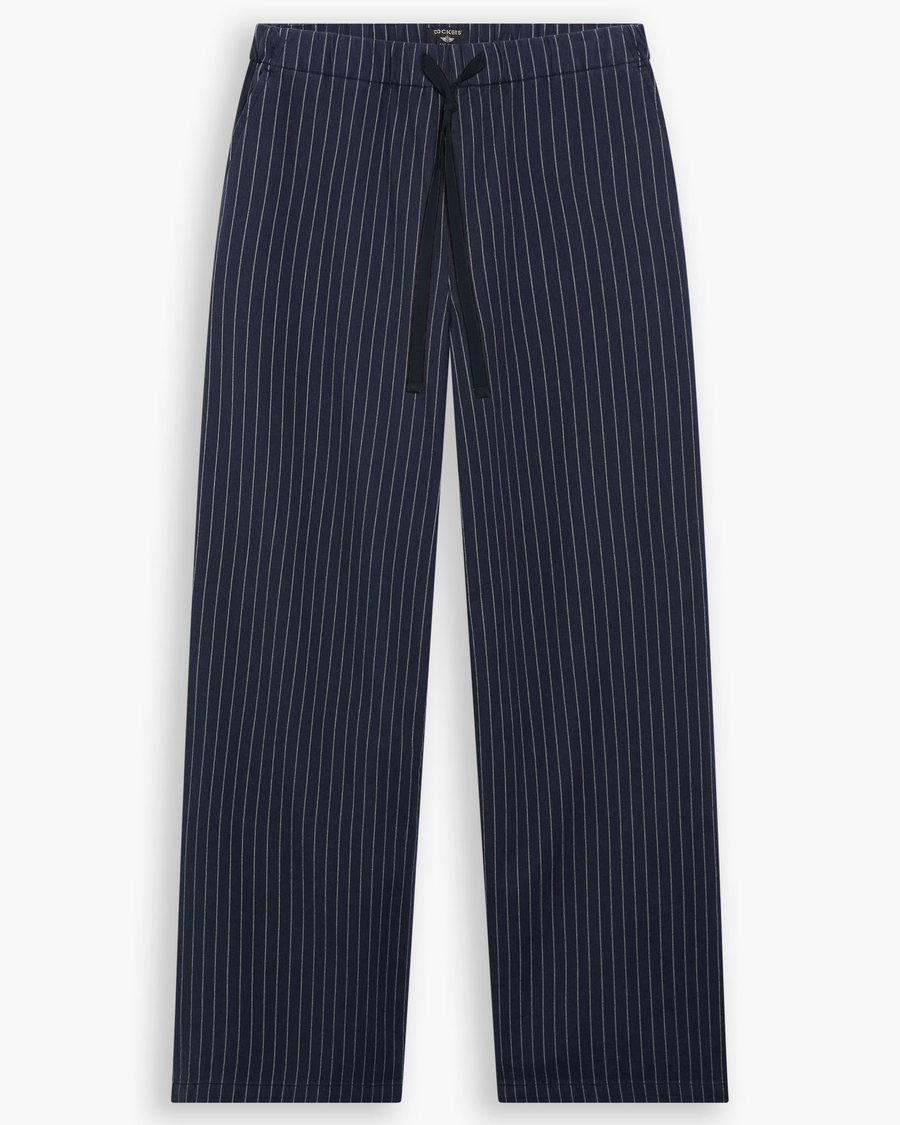 View of model wearing Total Eclipse Drawsting Pant, Regular Fit.