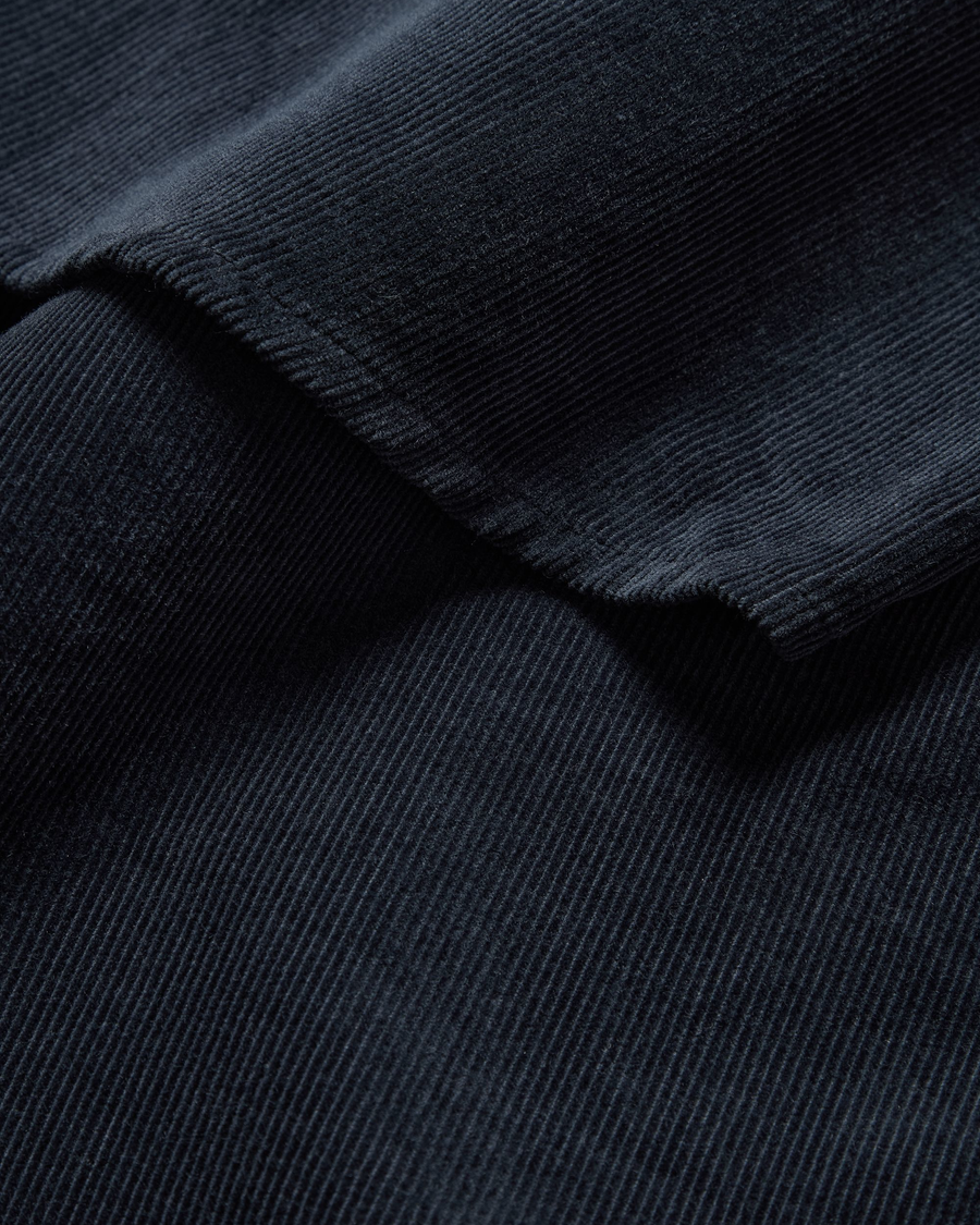 View of model wearing Total Eclipse Ultimate Shirt Long Sleeve, Regular Fit.