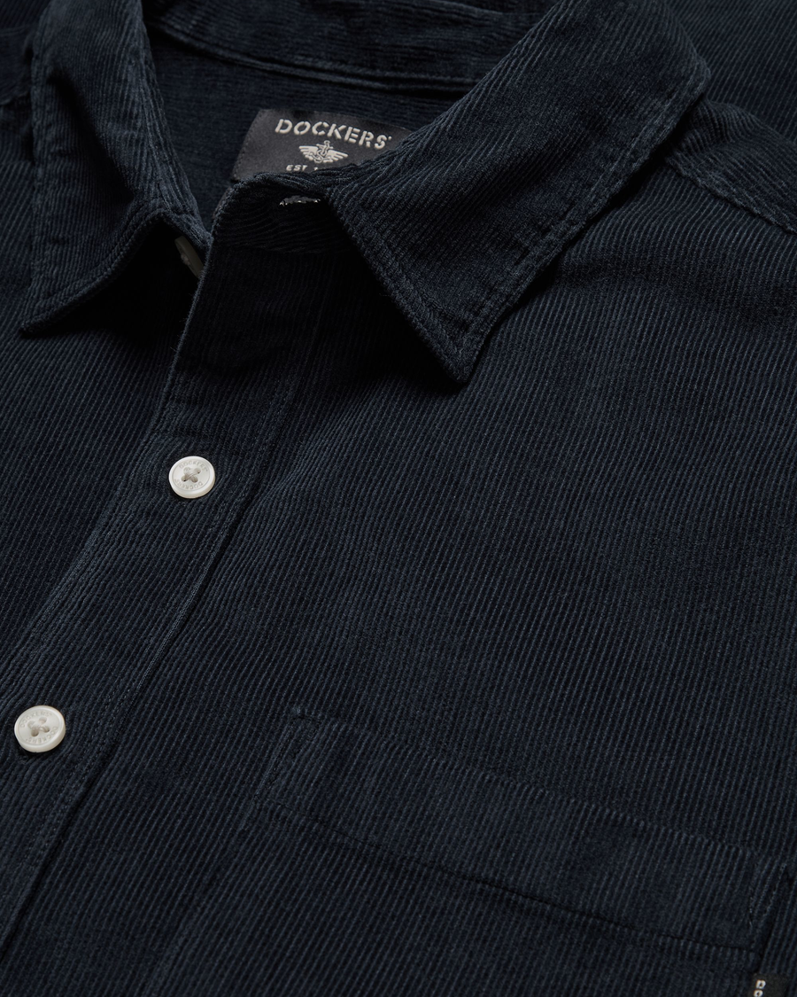 View of model wearing Total Eclipse Ultimate Shirt Long Sleeve, Regular Fit.